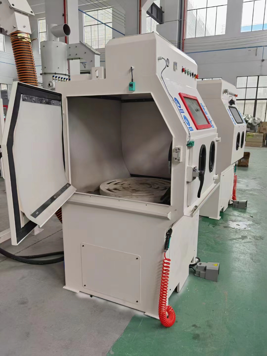 云阳移动式抛丸机的工作原理?