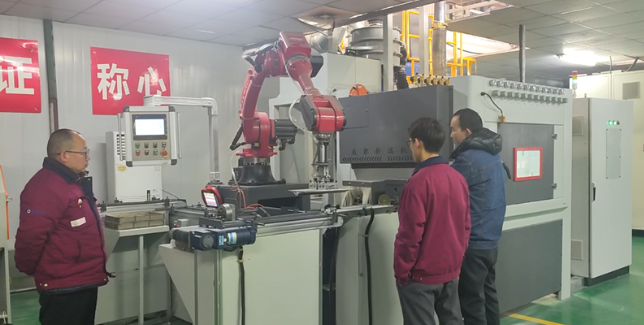 云阳自动喷砂机选型要点，看完少走弯路。